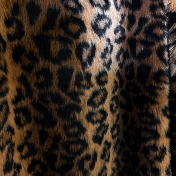 O Diva - Leopard Print Faux Fur Plush Coat – Oversized XL - Picture 4 of 5